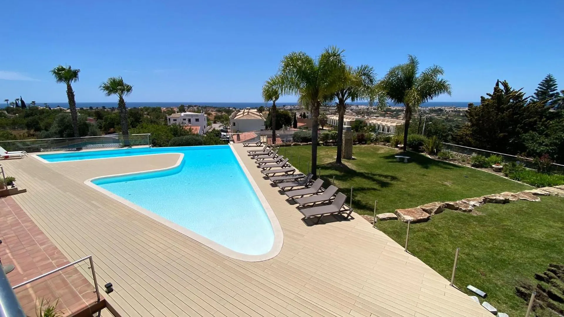 Luxury Villa Albufeira contacts